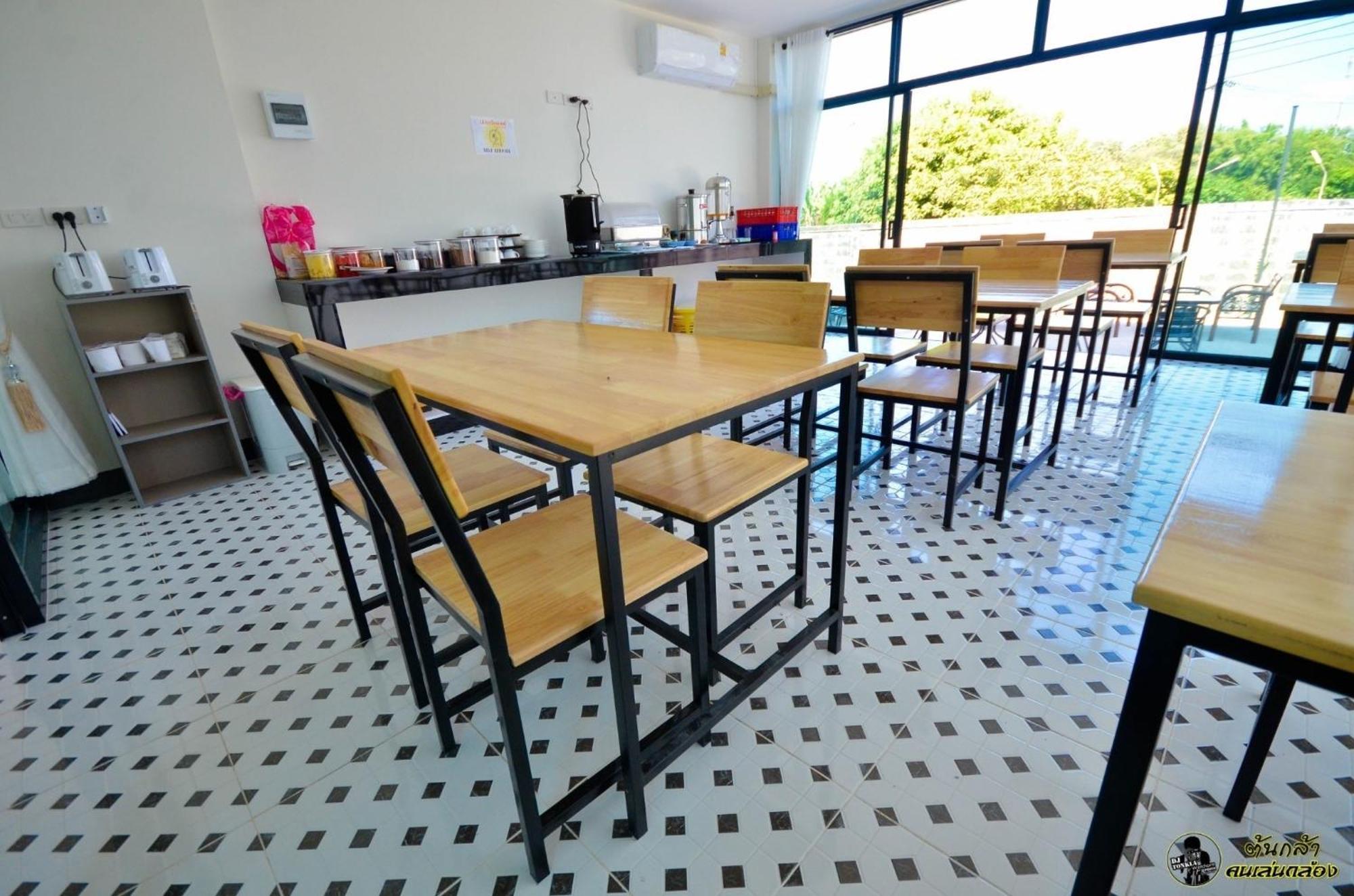 แอ่ว-ดีld Hotel&Residences Ngao Εξωτερικό φωτογραφία